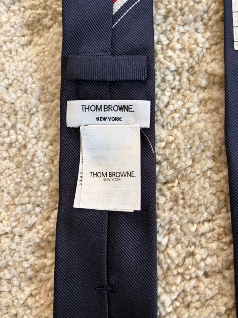 トムブラウンTHOM BROWNEトリコシルクナローネクタイ紺