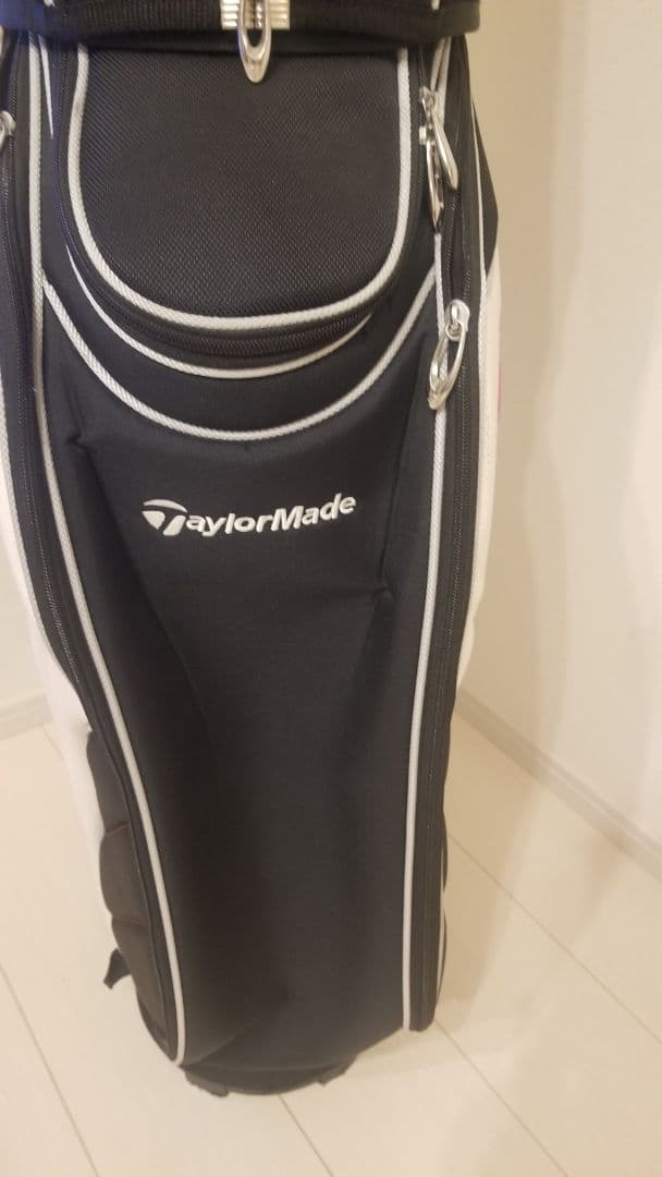 TaylorMade キャディバッグ 黒/白/赤 ゴルフボール　ボール入れセット