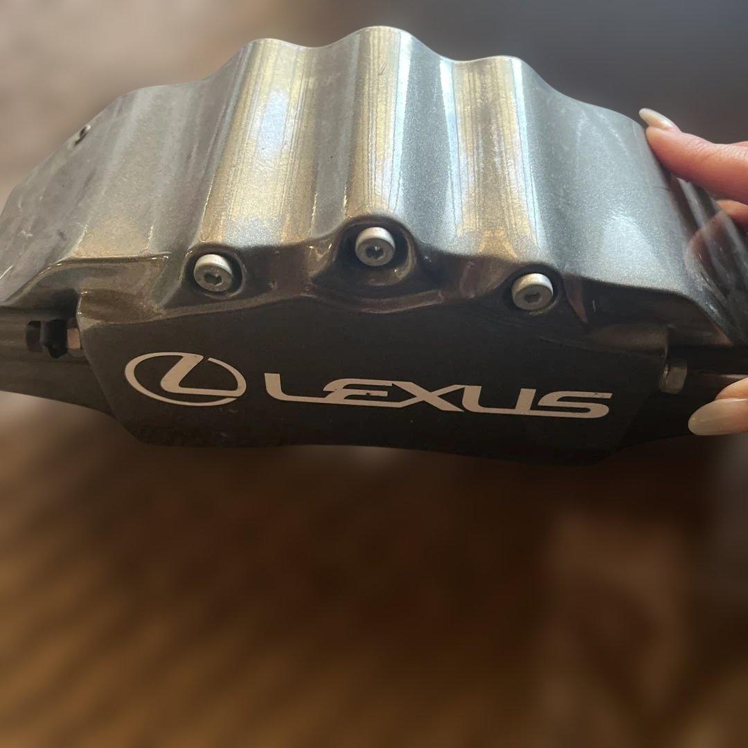 LEXUS、ブレーキキャリパーカバー