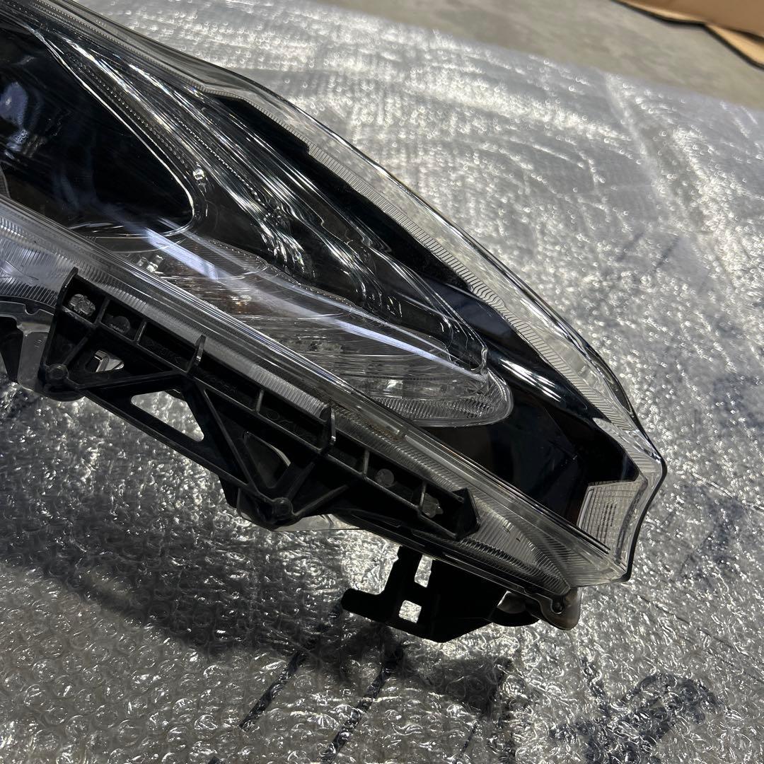 ハリアー　ヘッドライト　右　koito 48-147 ジャンク品