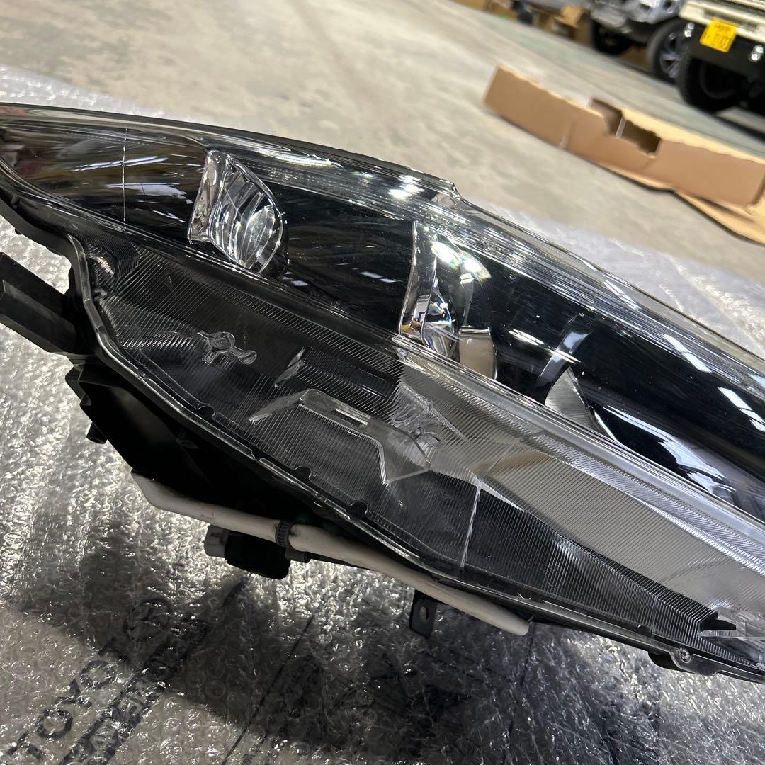 ハリアー　ヘッドライト　右　koito 48-147 ジャンク品