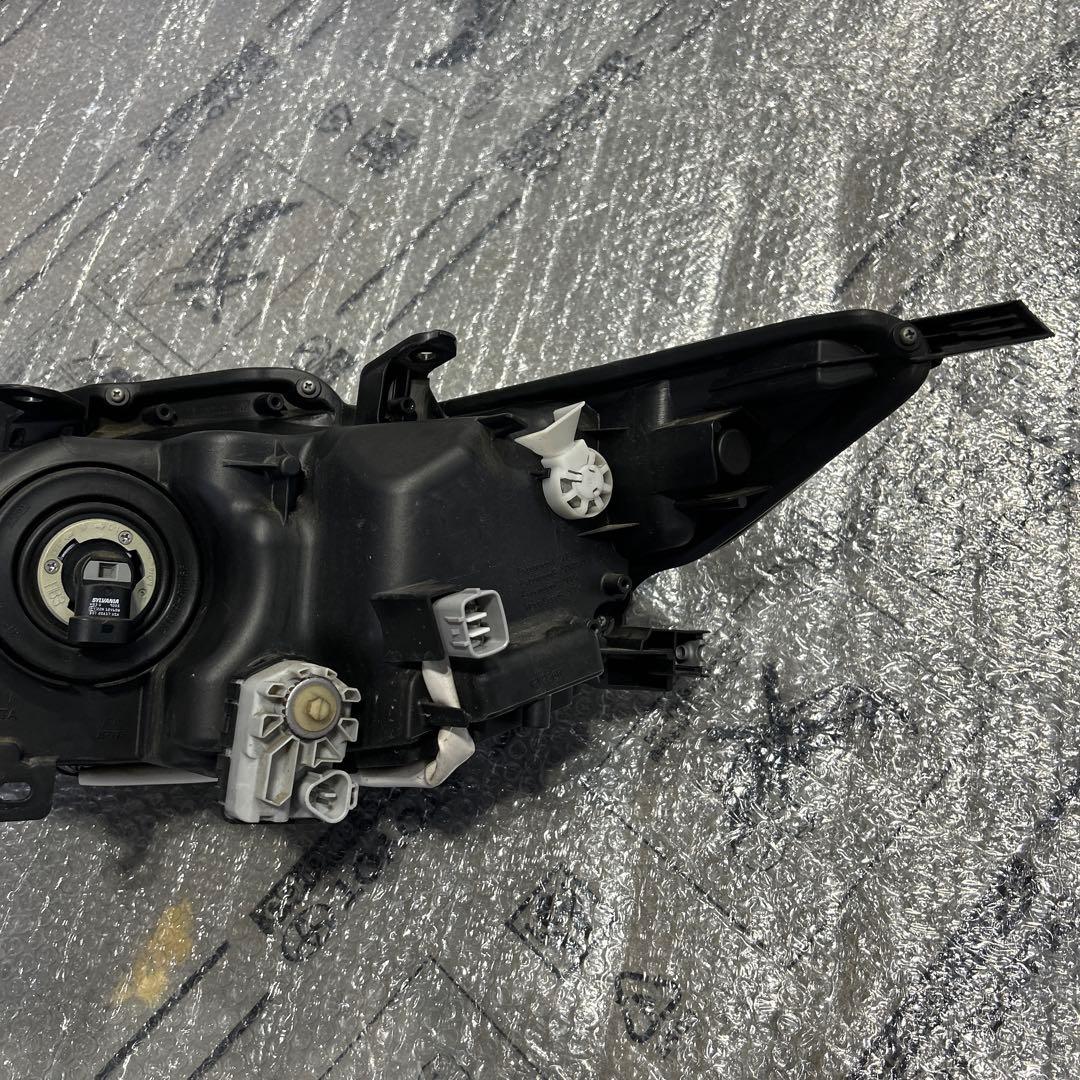 ハリアー　ヘッドライト　右　koito 48-147 ジャンク品