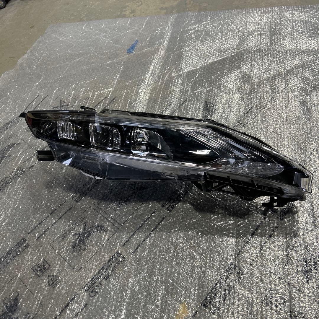 ハリアー　ヘッドライト　右　koito 48-147 ジャンク品