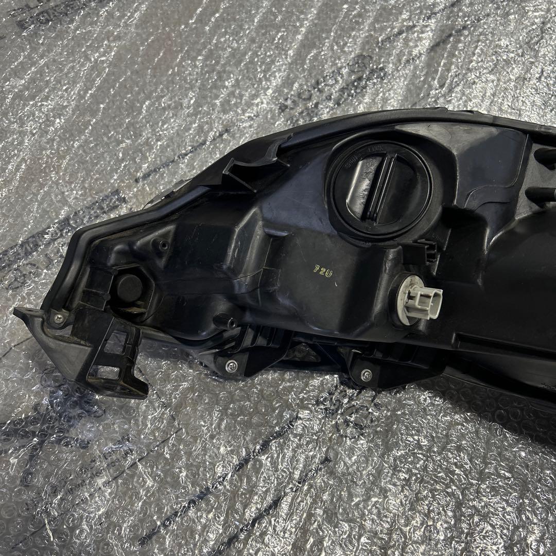 ハリアー　ヘッドライト　右　koito 48-147 ジャンク品