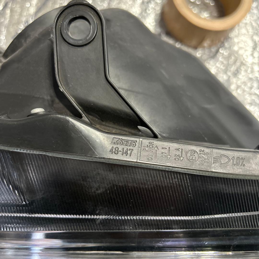 ハリアー　ヘッドライト　右　koito 48-147 ジャンク品