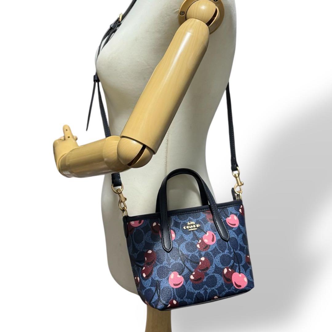 未使用級✨️コーチ 2way ショルダーバッグ ミニシティ チェリー レザー 青