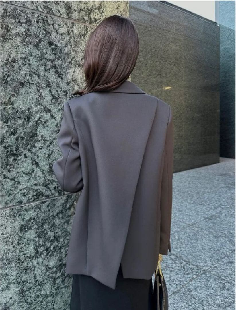 【美品】バックデザインフォルムジャケット チャコールグレー アニュアンス