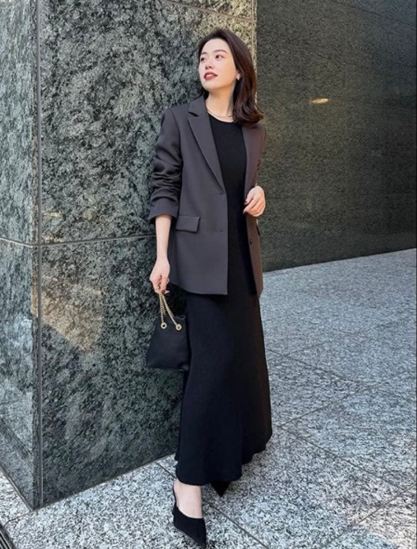 【美品】バックデザインフォルムジャケット チャコールグレー アニュアンス