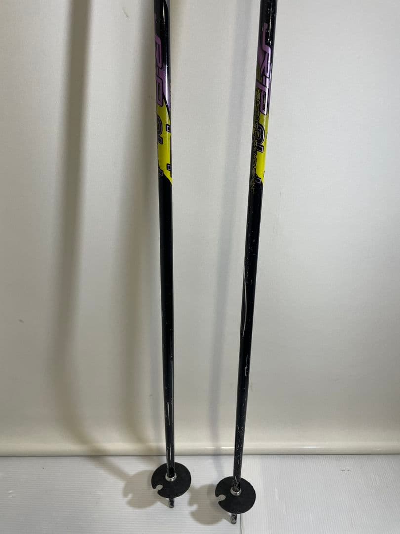 ジュニア用スキー板swallow130ストック100付き