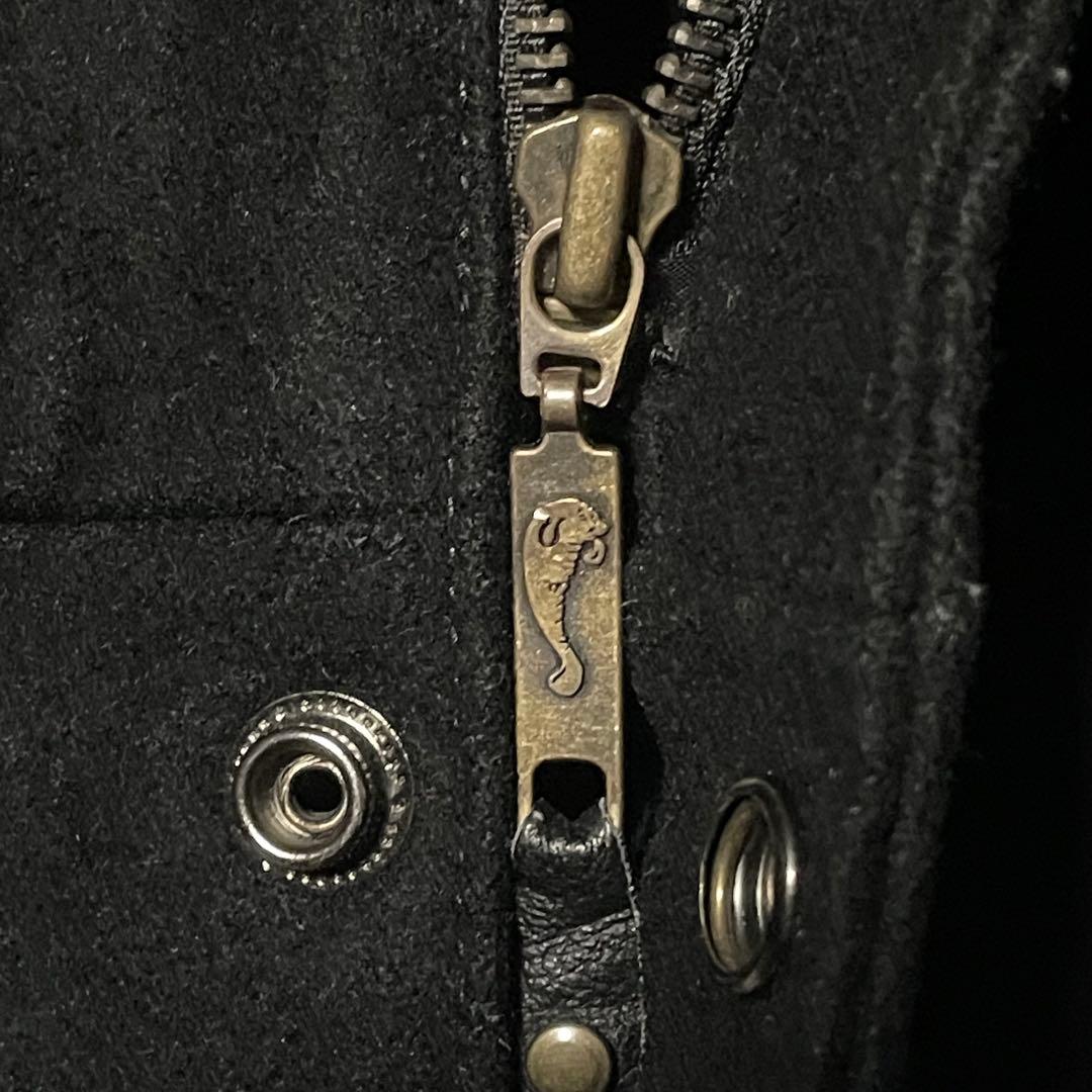 AMANATI アマナティ スタジャン 襟革 本革 企業ロゴ刺繍 黒 L程