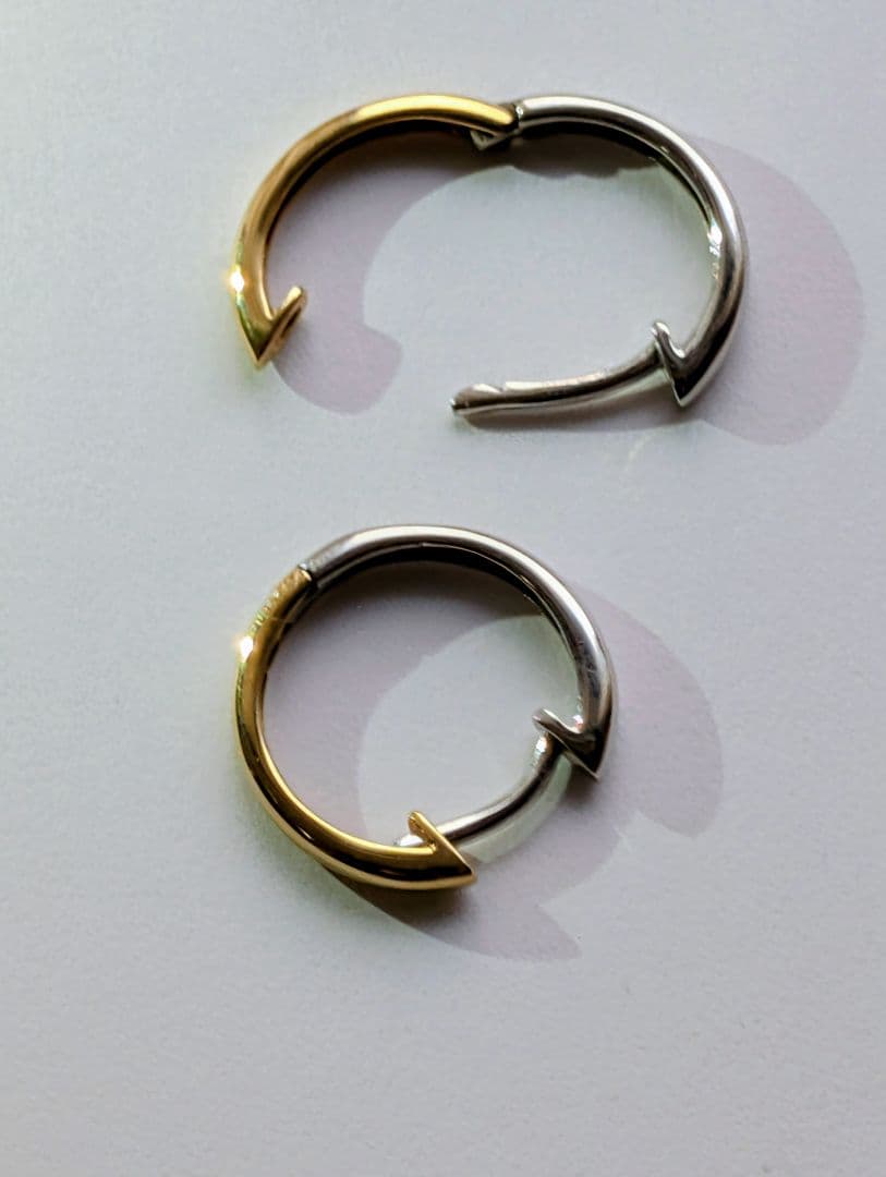 プラチナ＋１８金 中折フープピアス
