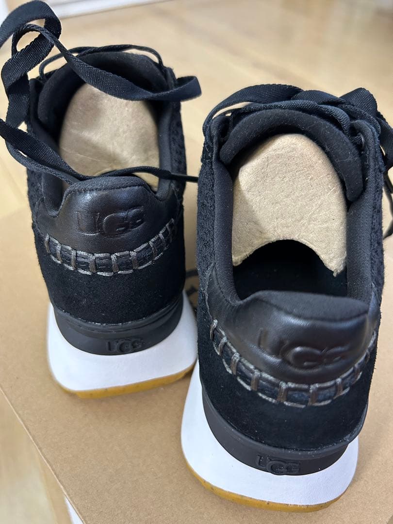 UGG Taelan Lace Up（テイランレースアップ）黒 23.5cm