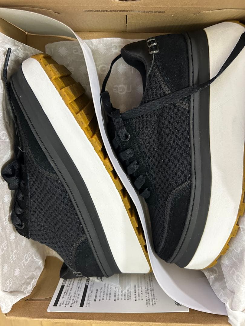 UGG Taelan Lace Up（テイランレースアップ）黒 23.5cm