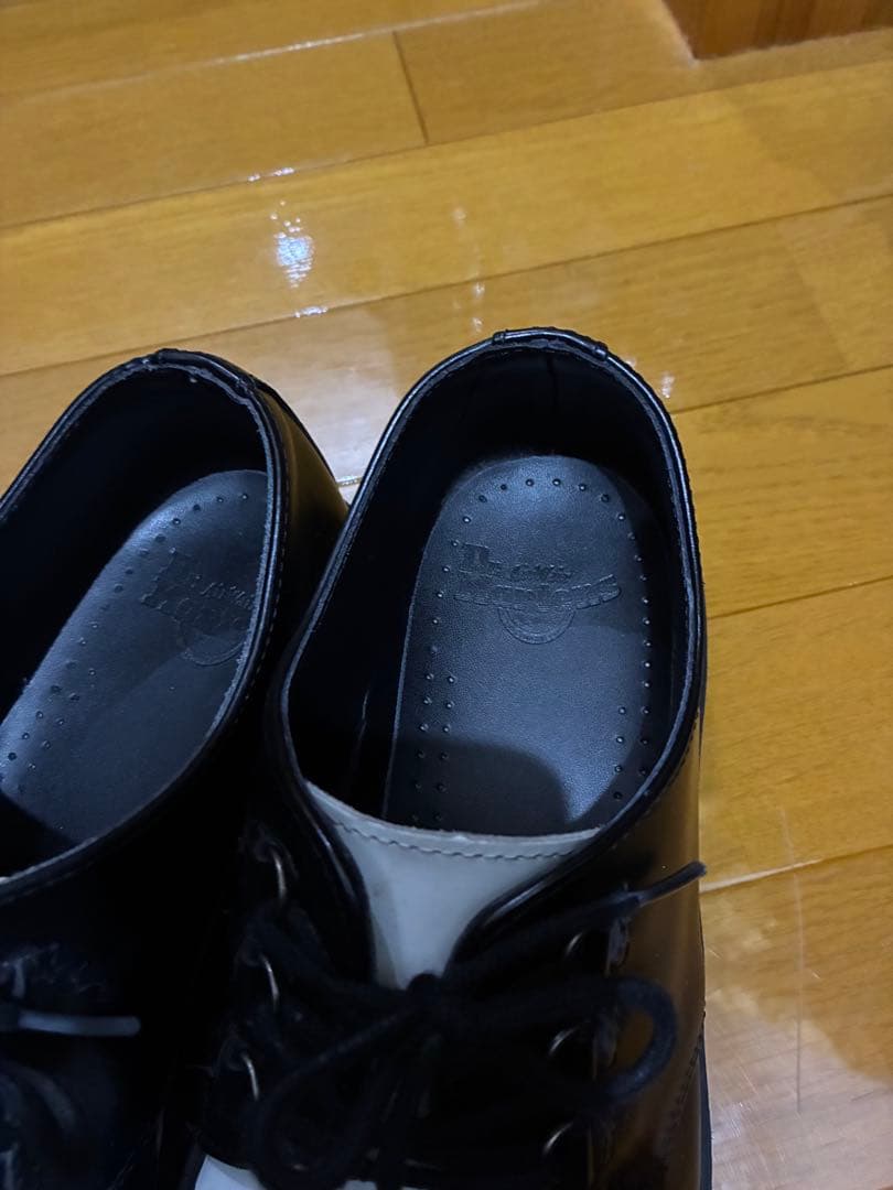 【週末値下げ！】ドクターマーチンASHLEY