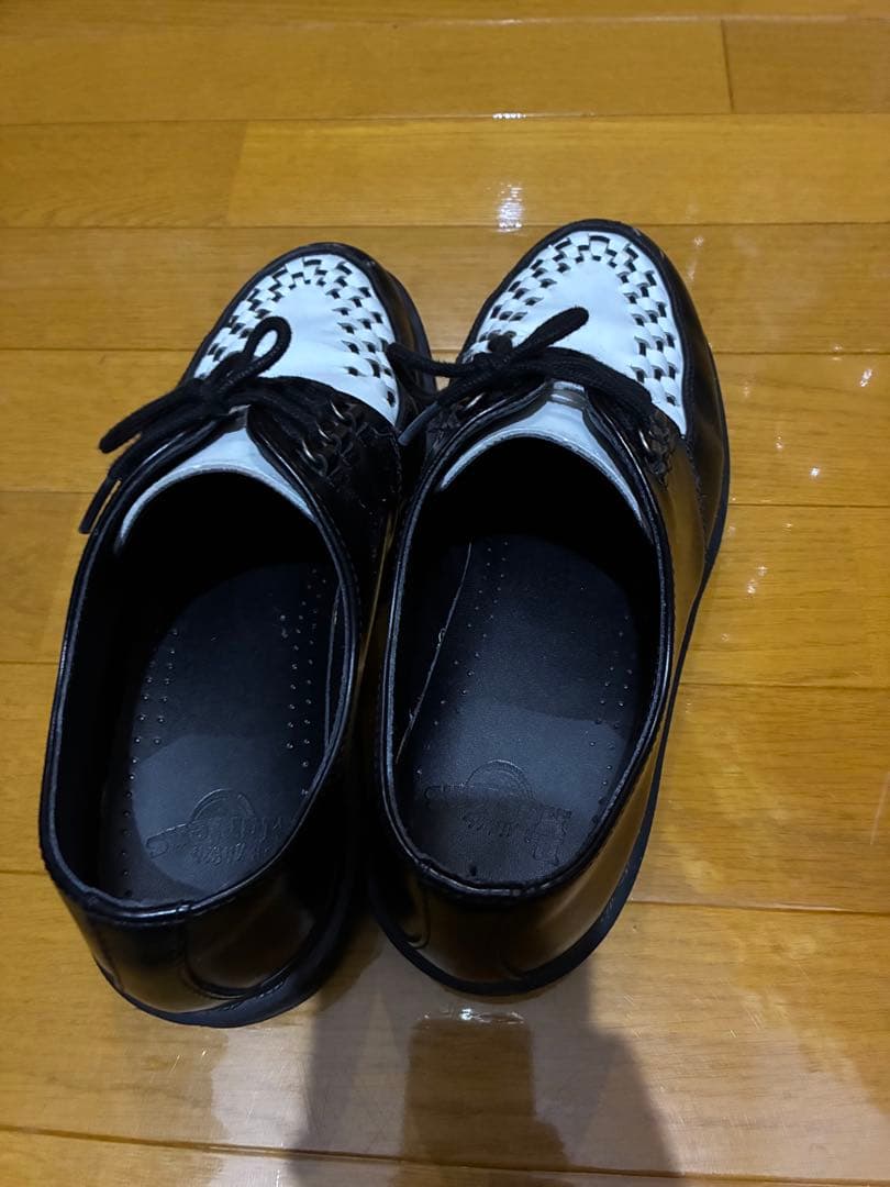 【週末値下げ！】ドクターマーチンASHLEY