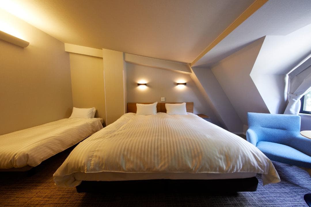 羽毛掛布団とデュベ風ストライプカバー（キングサイズ）K3