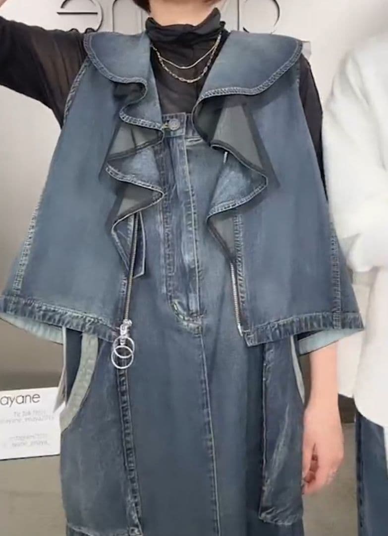 新品　未使用　ayane ダンガリー　フリル　ベスト