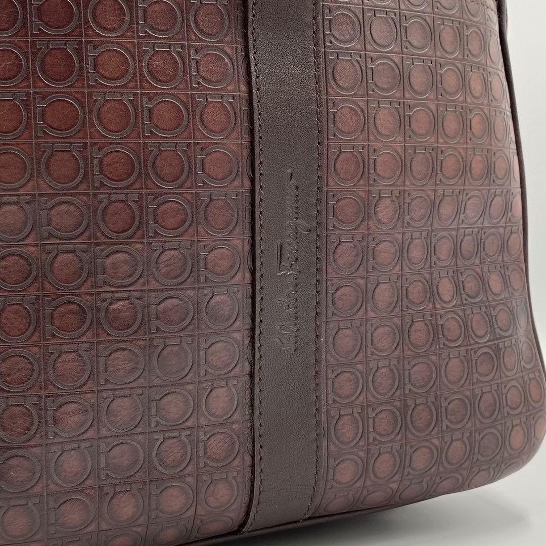 極美品✨フェラガモ 2way ガンチーニ エンボス レザー ボストンバック