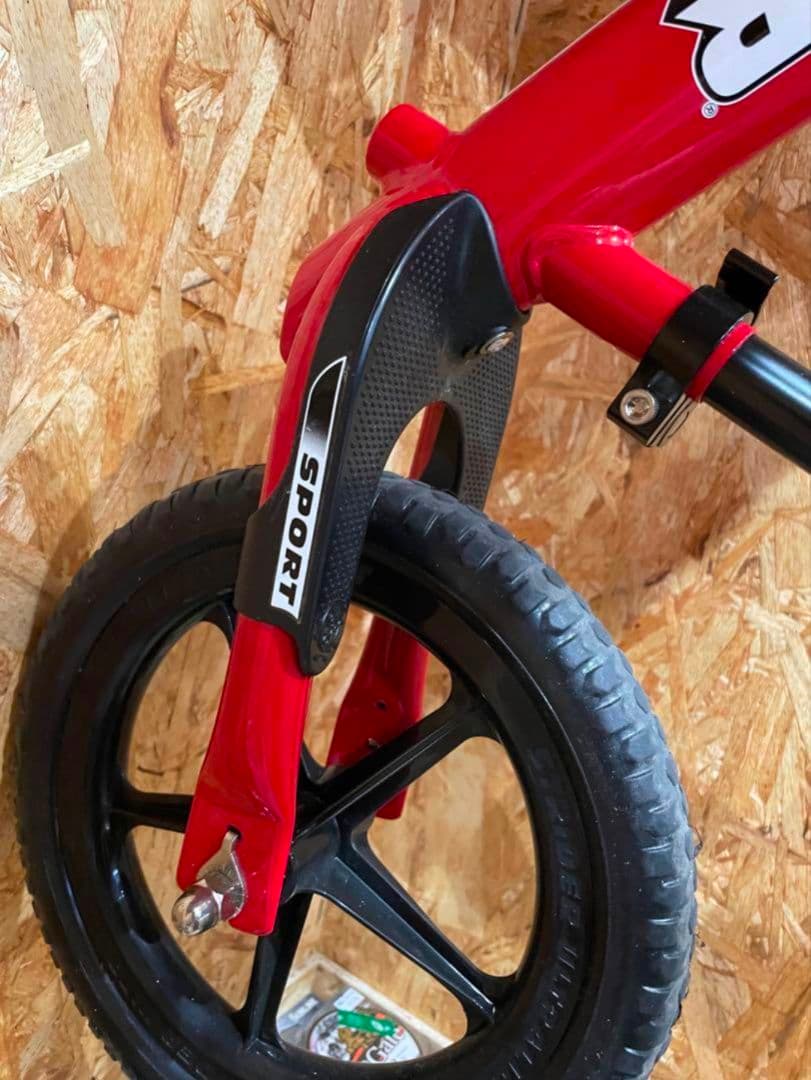 E*i様 美品ストライダー12インチ レッド 赤色 スポーツモデル 日本正規品