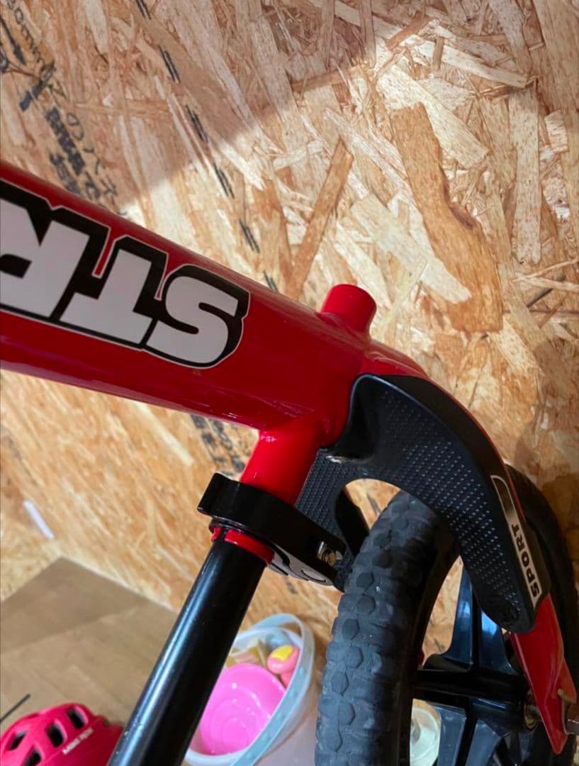 E*i様 美品ストライダー12インチ レッド 赤色 スポーツモデル 日本正規品