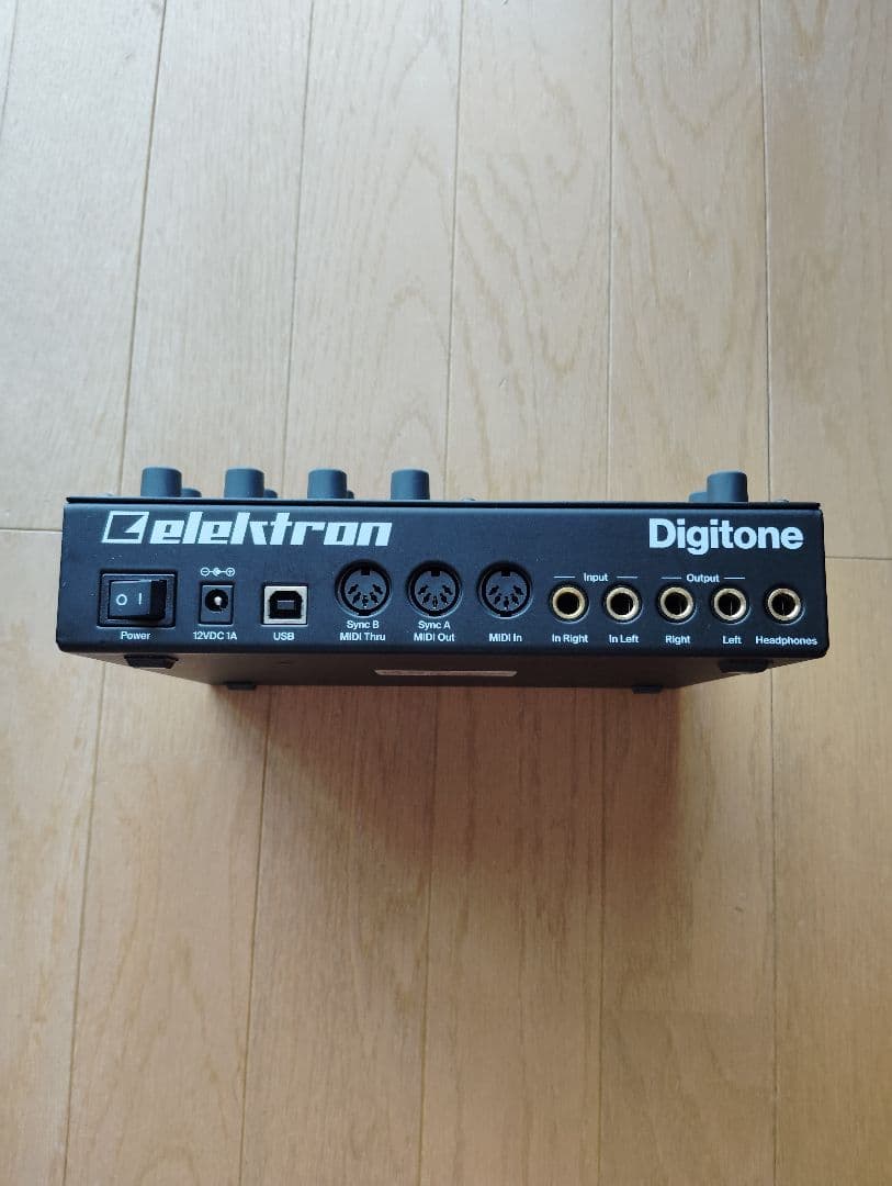 Elektron Digitone ポリフォニックシンセサイザー　メンテ済
