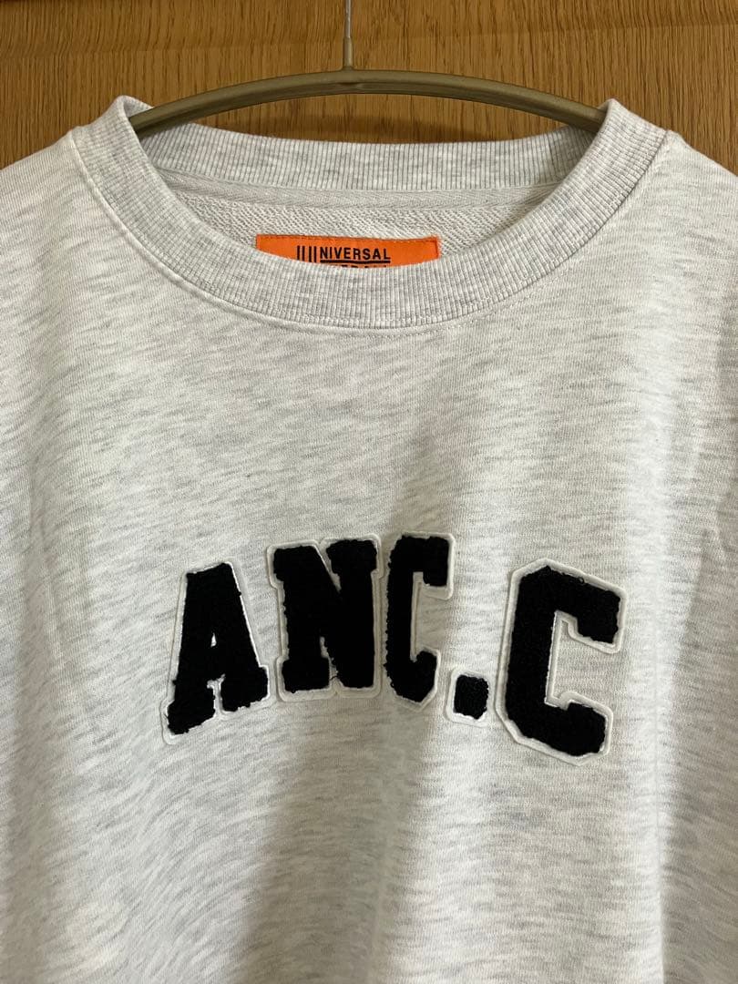 新品同様❣️✨️アニーカとユニバーサルオーバーオールのコラボスエット★