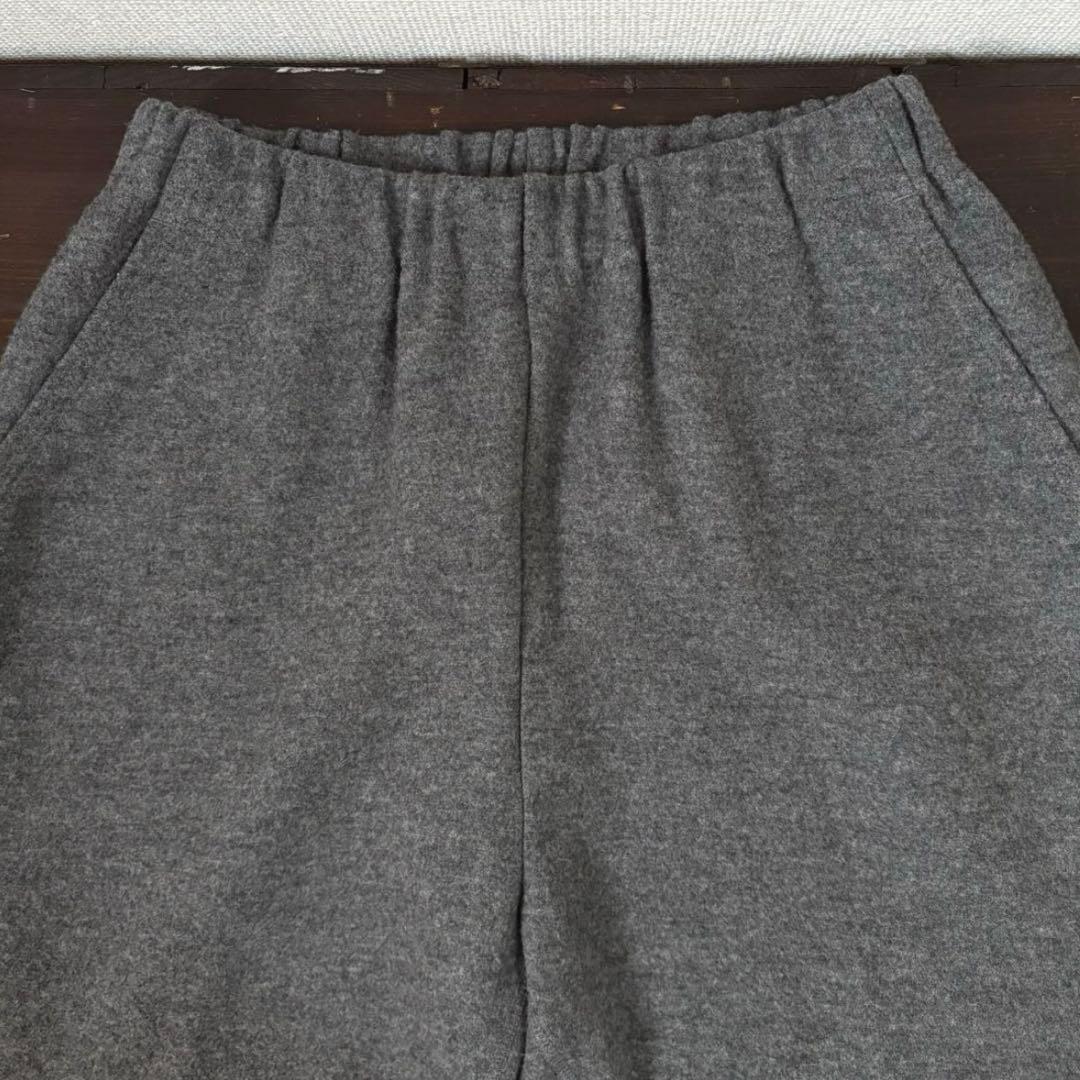 Babaghuri 圧縮ウール テーパード パンツ です(´◡` )♩