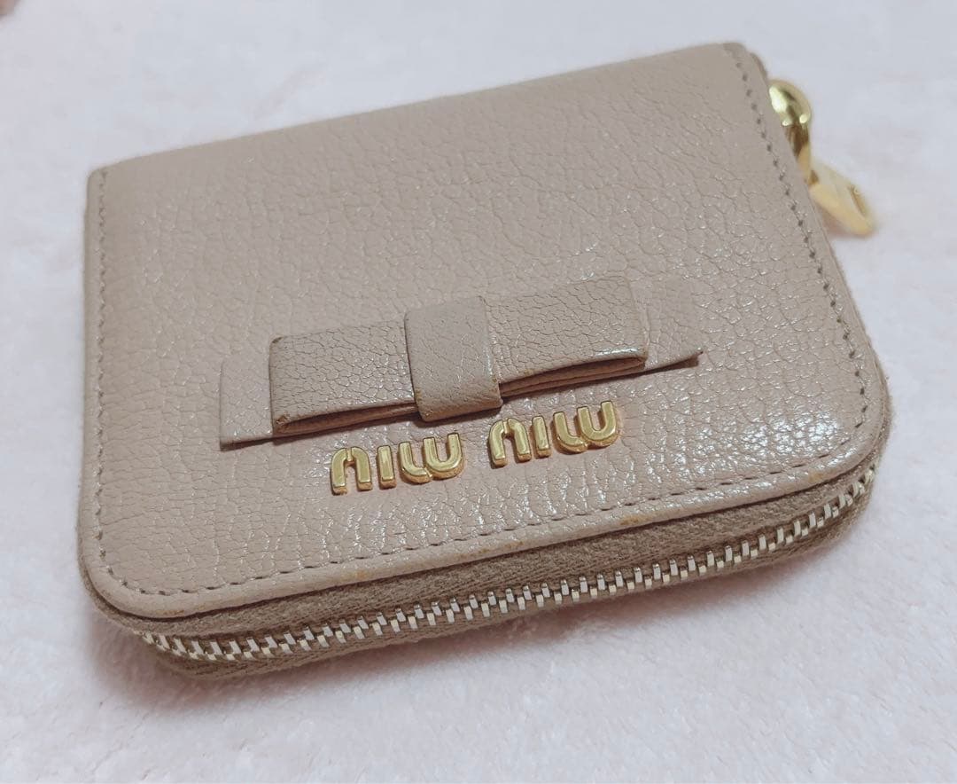 MIUMIU リボンミニウォレット ケース ピンクベージュ 箱有り美品