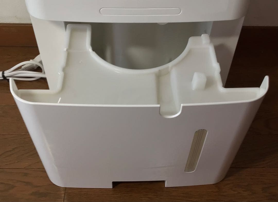 アイリスオーヤマ 除湿機 コンプレッサー式 イオン搭載 IJC-H140