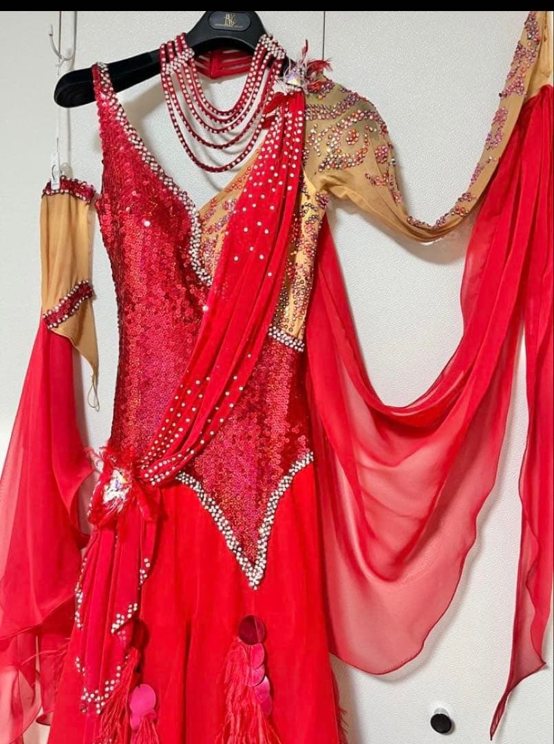 【美品】スタンダードドレス　社交ダンスドレス Mサイズ　✴︎価格交渉可　赤