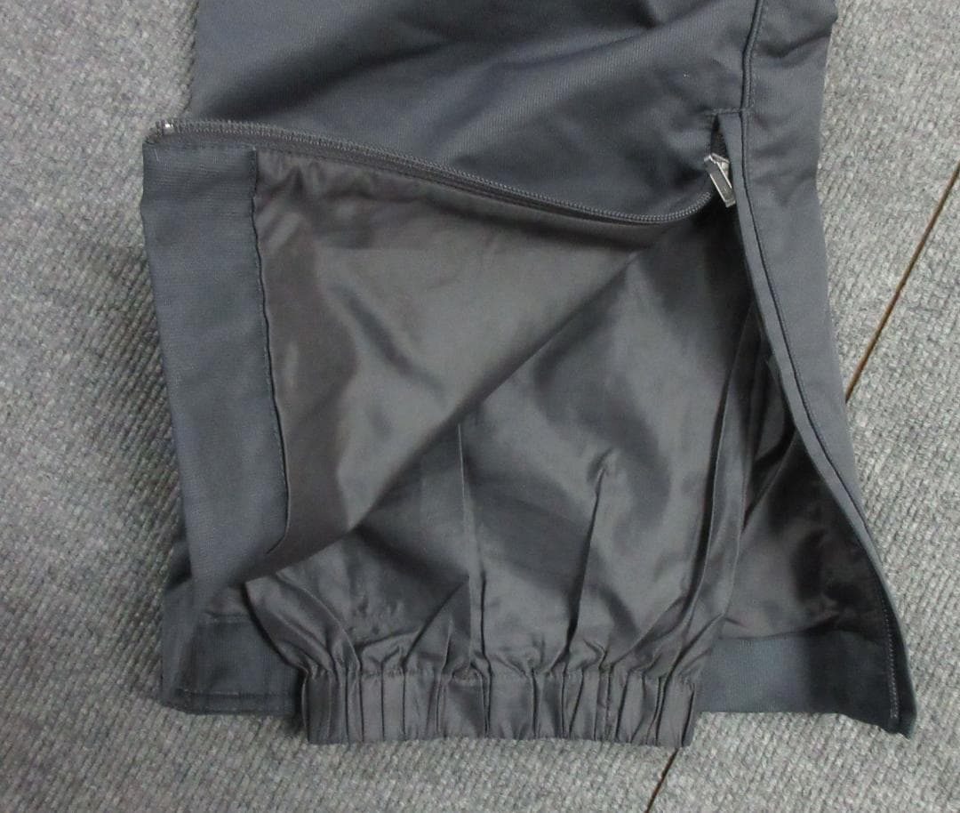 デサント　Lサイズ　スキーウェア　上下セット