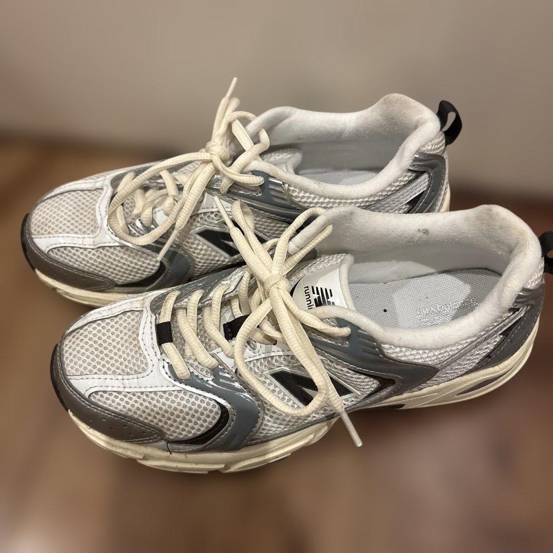 靴 New Balance U530ESA