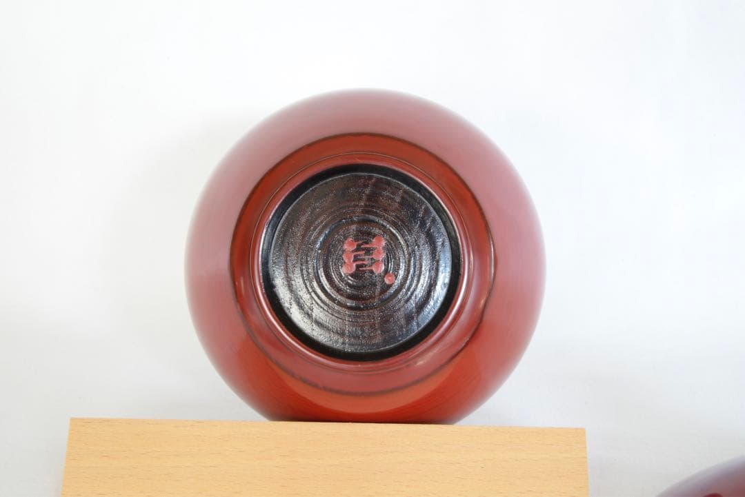 角有伊の蓋付き朱色小鉢　箱付き
