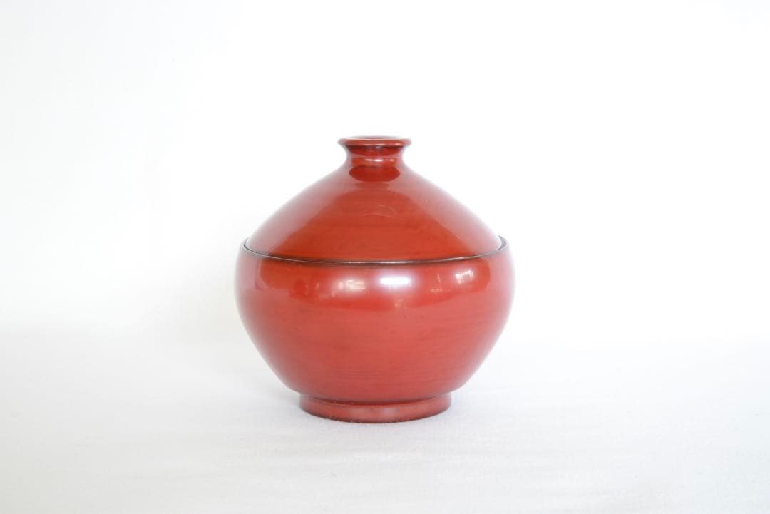 角有伊の蓋付き朱色小鉢　箱付き