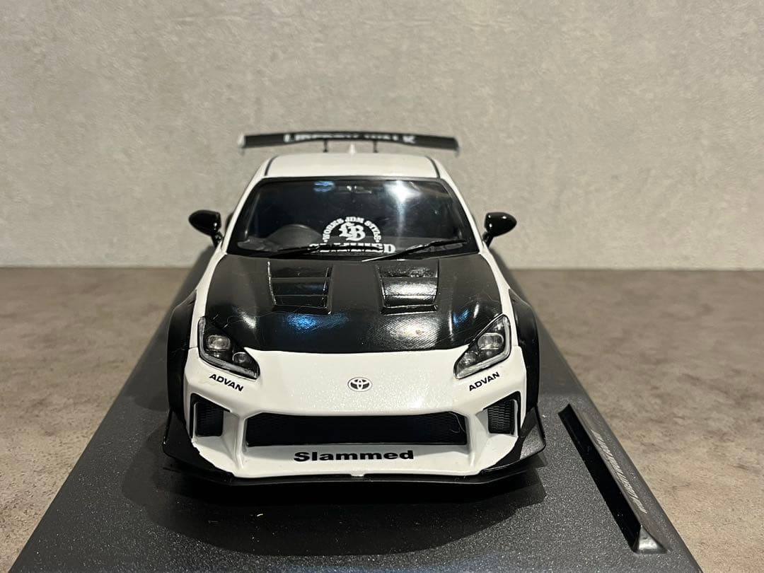 Solido 1/18 トヨタ GR86 LB-WORKS