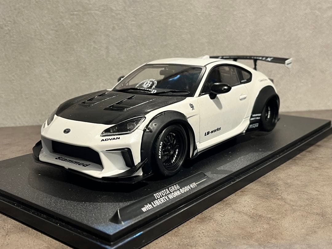 Solido 1/18 トヨタ GR86 LB-WORKS