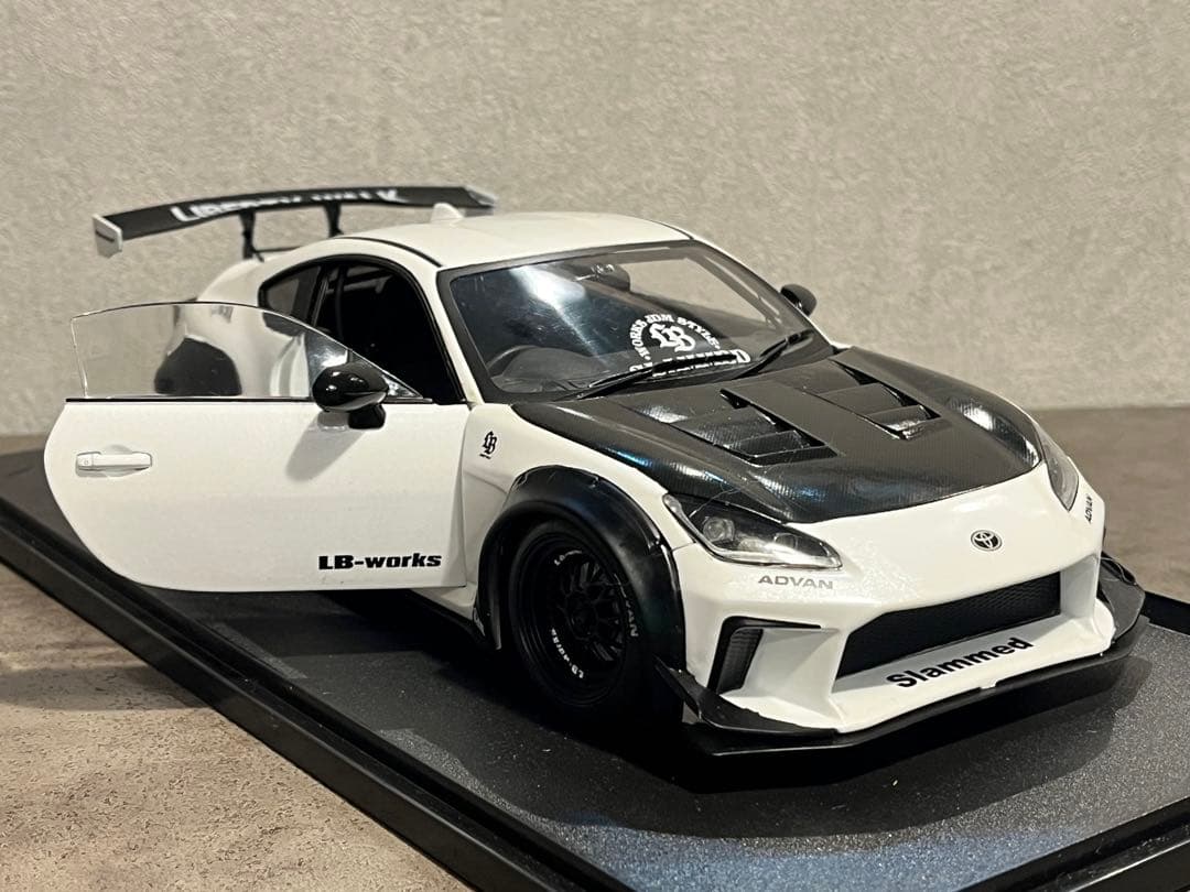 Solido 1/18 トヨタ GR86 LB-WORKS