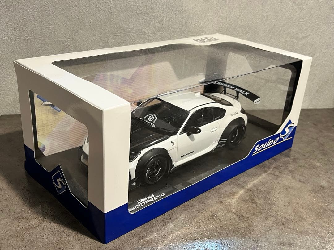 Solido 1/18 トヨタ GR86 LB-WORKS