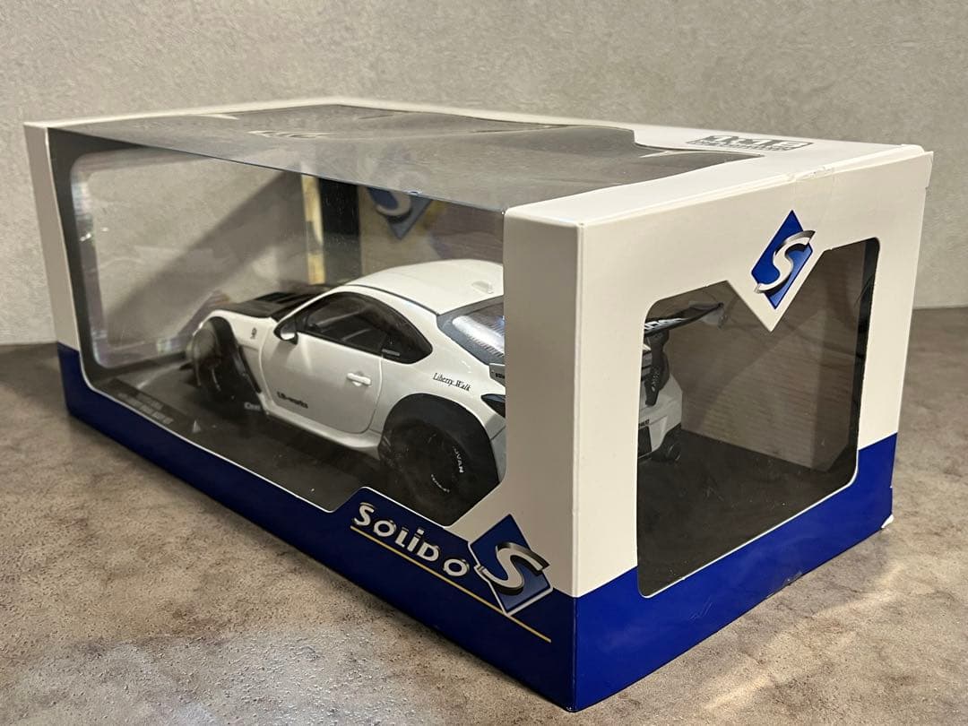 Solido 1/18 トヨタ GR86 LB-WORKS