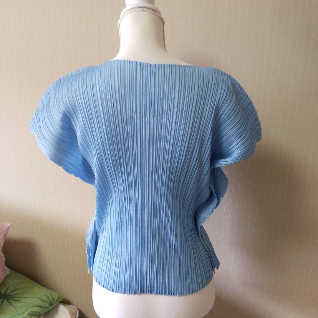 ミニマリストさん専用水色 プリーツデザイン 半袖トップス
