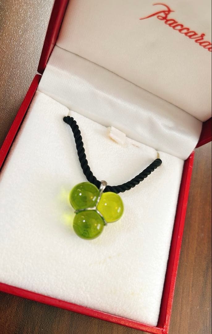 バカラ　ネックレス　ぶどう