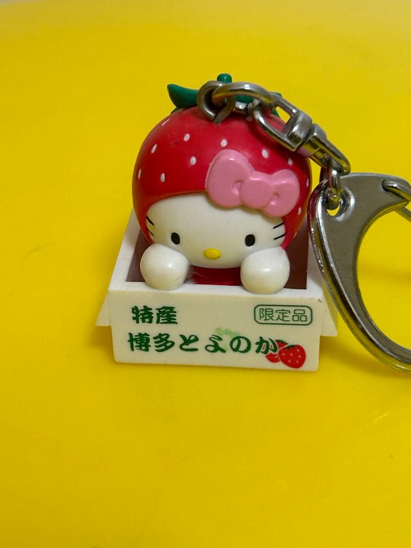 ご当地キティ　ハローキティ　いちご　博多とよのか　マスコットキーホルダー