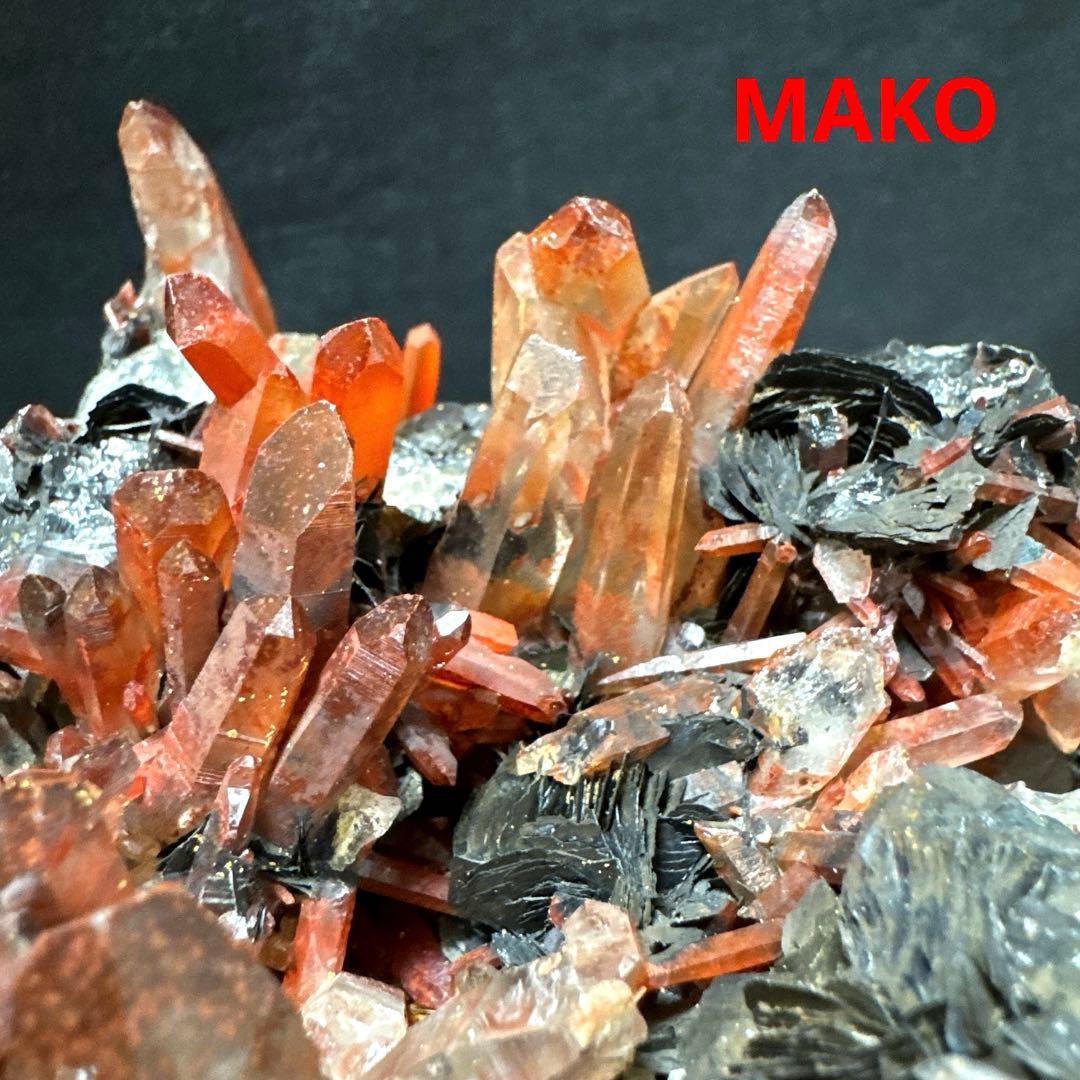 M1794☆アイアンローズ共生赤水晶クラスター1.7Kg☆広東省産☆N20720