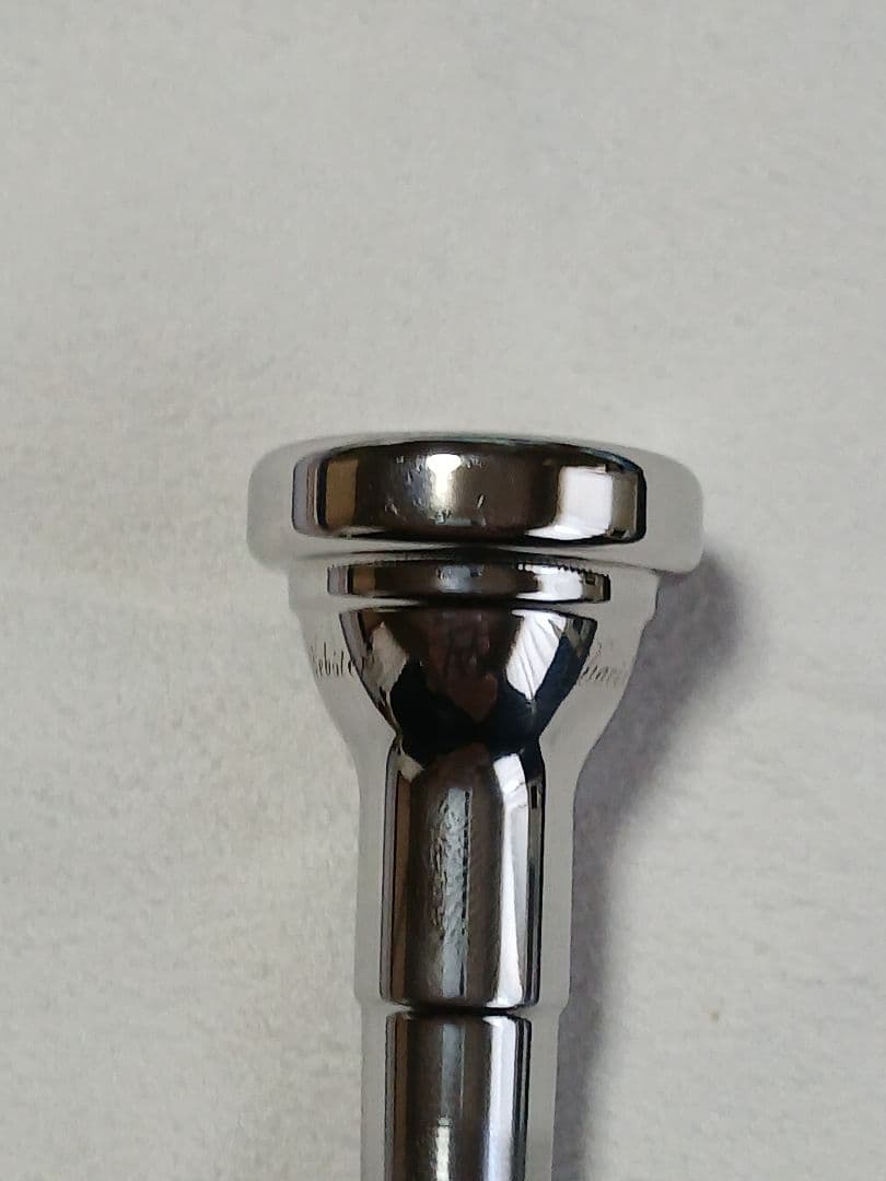 ギディングス&ウェブスター　トランペットマウスピース　M