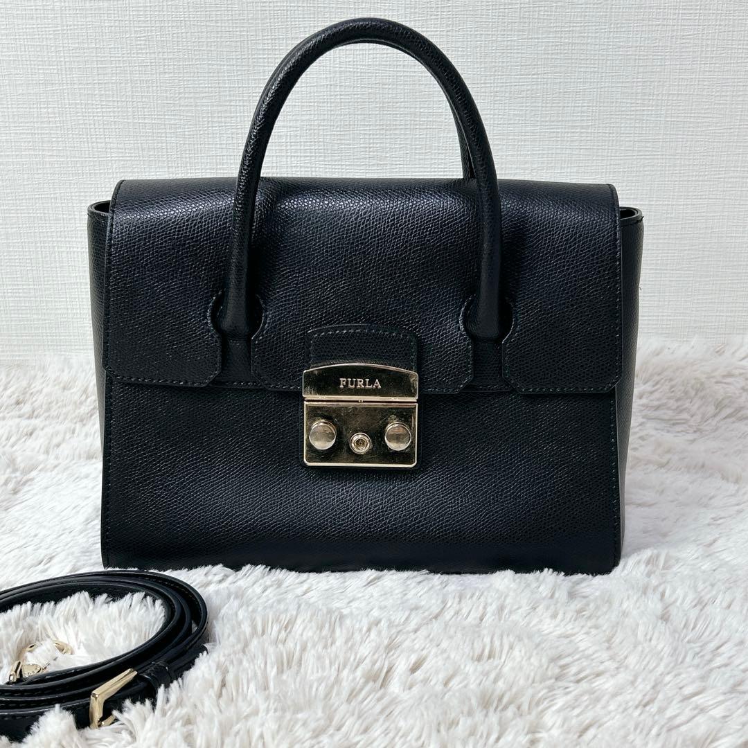 美品 FURLA フルラ ショルダーバッグ 2way 黒 ゴールド メトロポリス