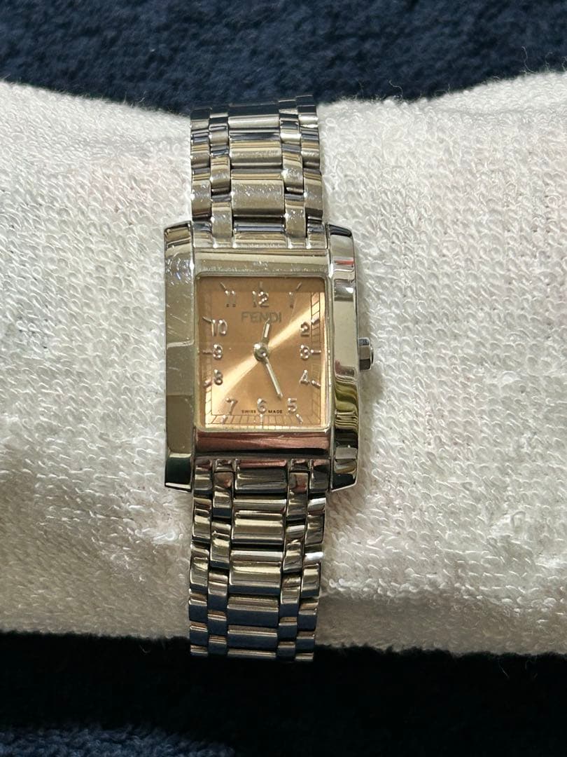 FENDI シルバー ステンレススチール 時計