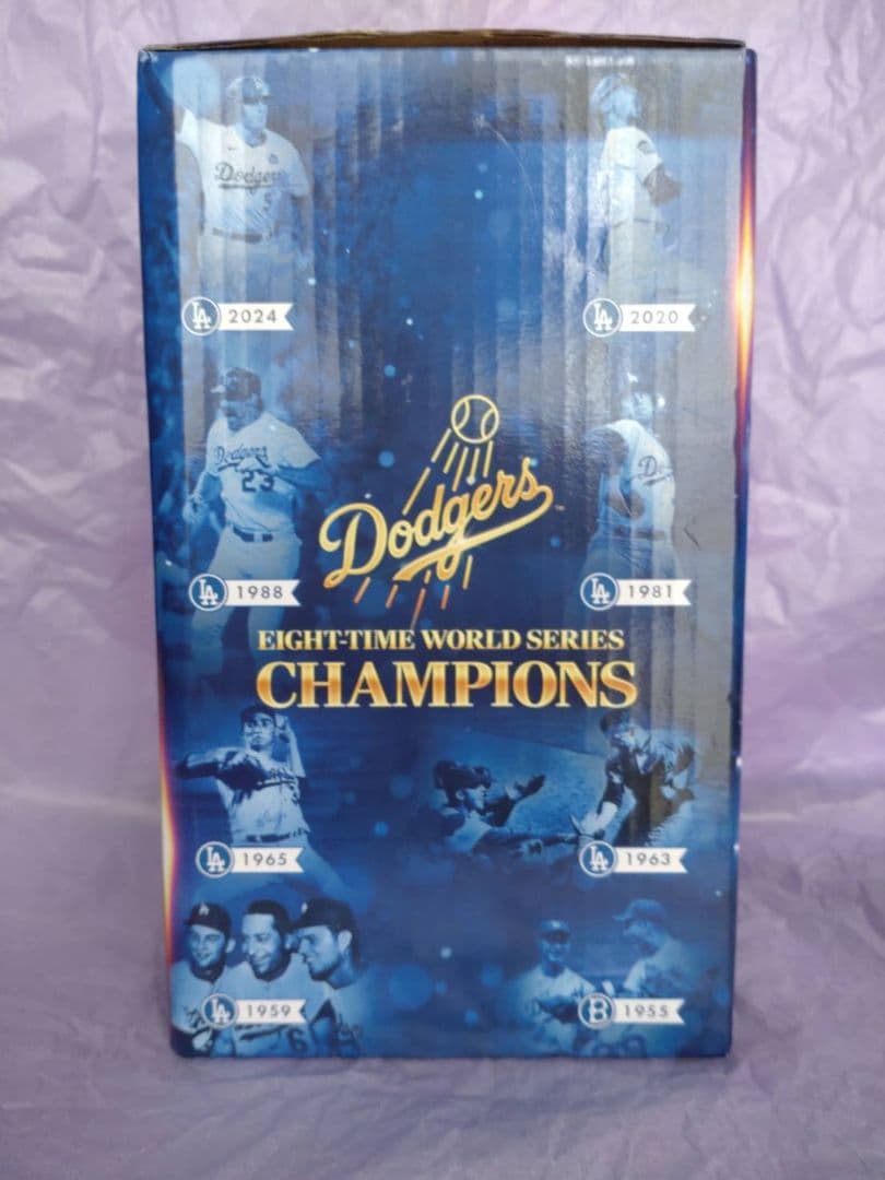 2点セット ワールドシリーズトロフィー & ブレイク•スネル投手 ボブルヘッド