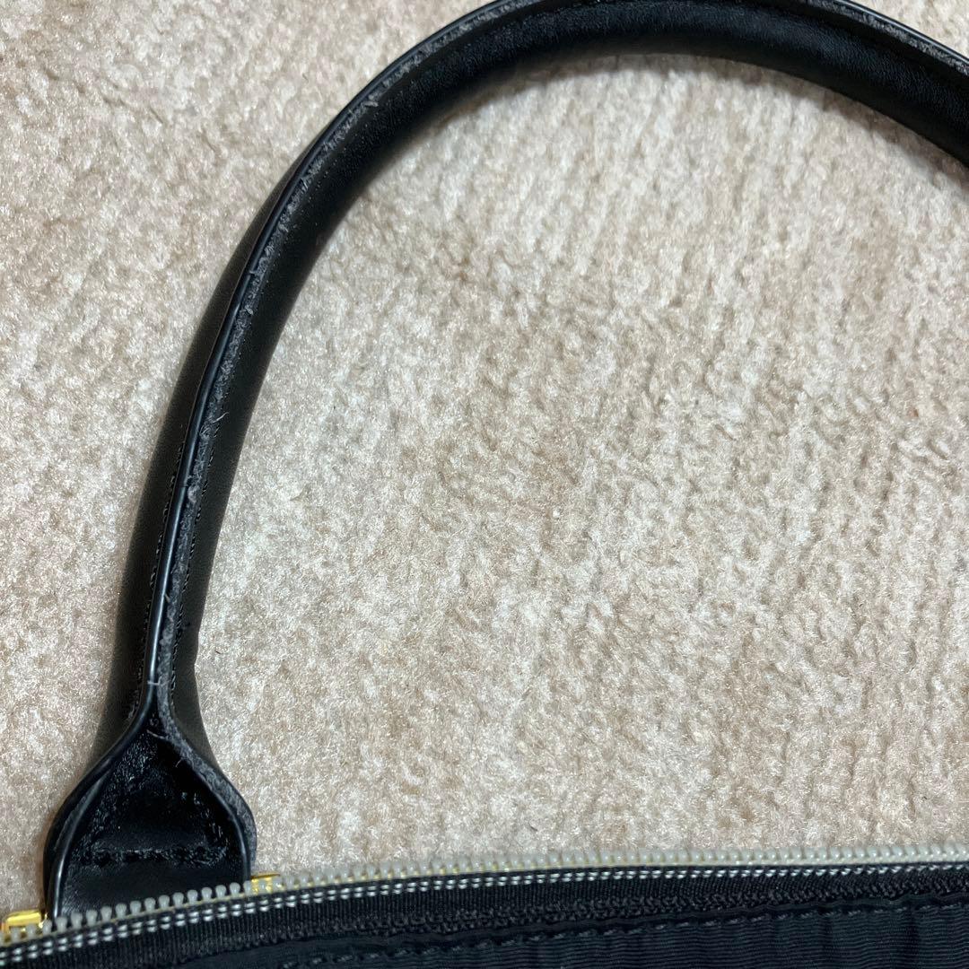 マークアンドロナ　バック