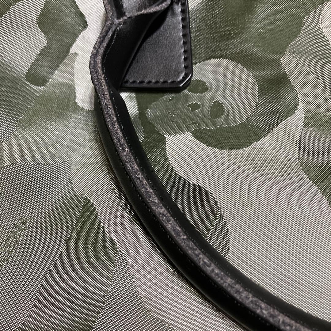 マークアンドロナ　バック