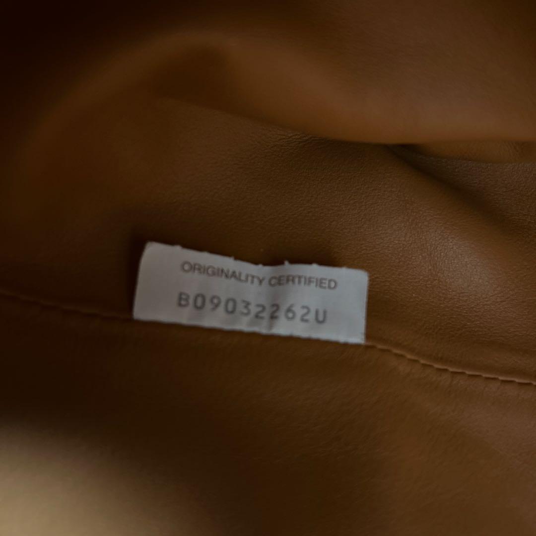 AJEWです♪ BOTTEGA /レザー /クラッチバッグ/clay